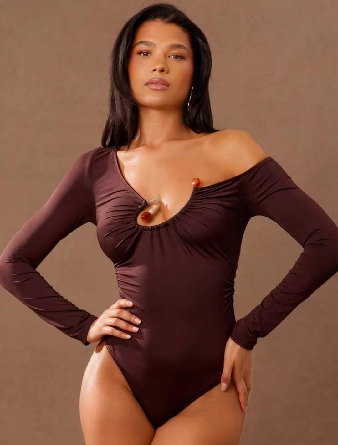 Women’s Chocolate Brown Ruched Scoop Neck Long Sleeve Bodysuit